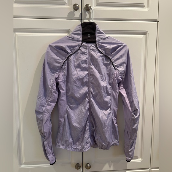 Lululemon Lavender Purple Nylon Jacket Size 4US Excellent Condition - Picture 4 of 8
